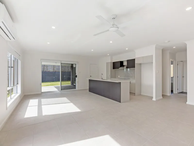 MUST SEE, LARGE BRAND NEW 4 BEDROOM FAMILY HOME! WITH 2 LIVING AREAS