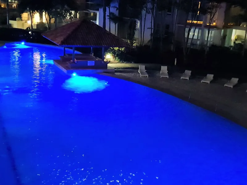 Renting fast - 2 Bedroom, unfurnished apartment with pool and lake views!