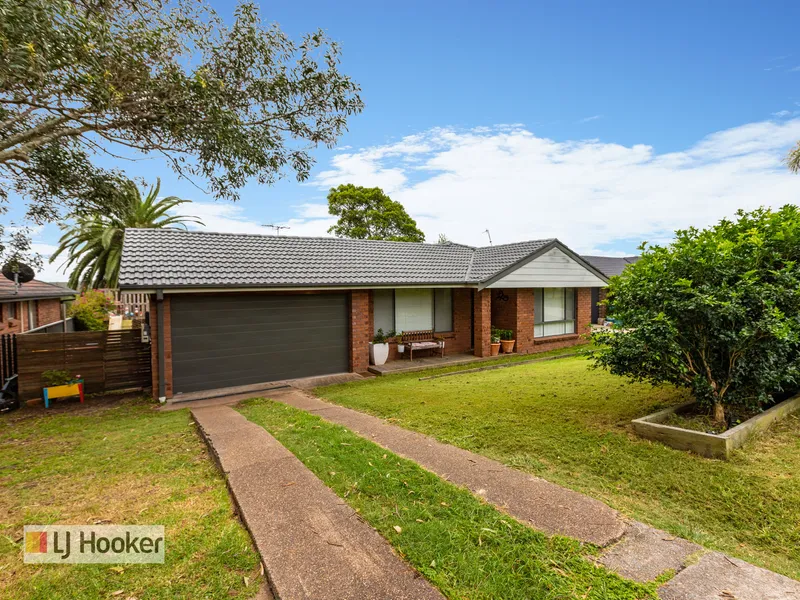 PRIME POSITION, WITH A BEAUTIFUL VIEW!