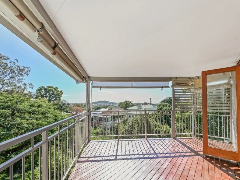 Executive Residence With Stunning Views!