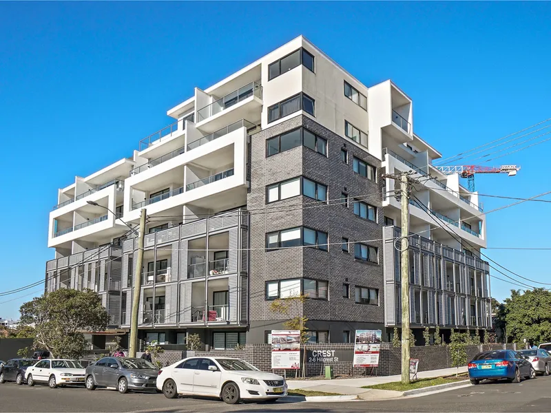 nearly new one-bedroom plus study apartment for sale