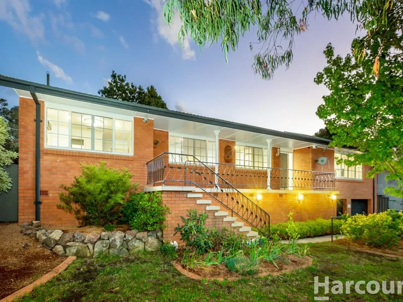 North Facing Family Home in Aranda