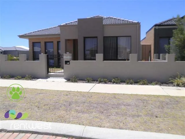 PERFECT FAMILY HOME OR INVESTMENT PROPERTY ON LARGER BLOCK
