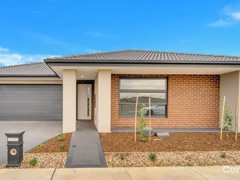 A Modern 4 Bedroom House in Merrifield Estate!