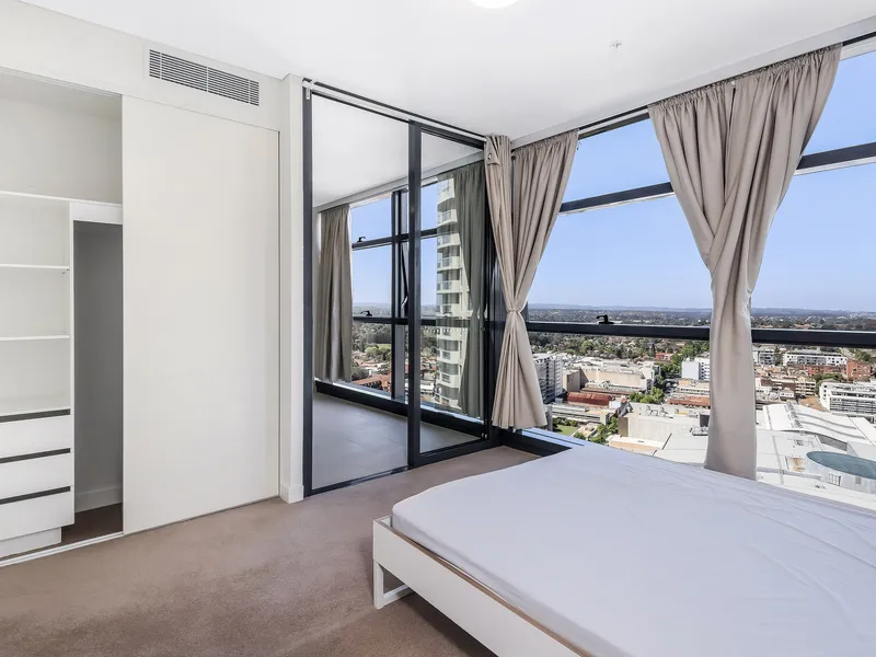 High Rise Level 22 | Stunning Views |