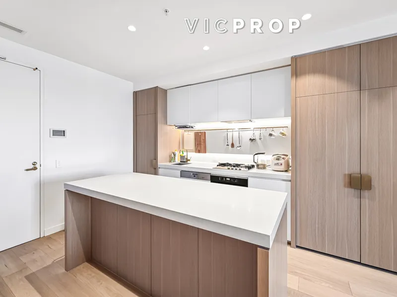 Lifestyle and Location! Options for numbers of carspace!