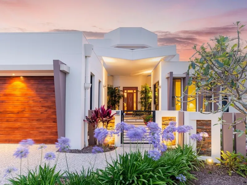 Architectural Triumph with Wide Waterfront on Harbour 4