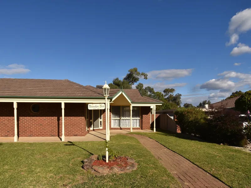 FAMILY HOME WITH EVERYTHING