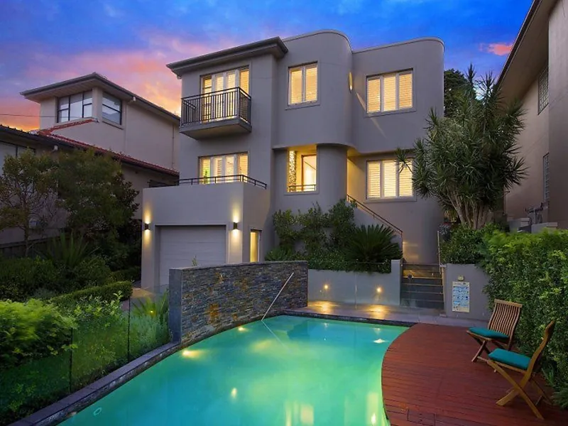 A sophisticated haven with internal lift welcoming families & downsizers