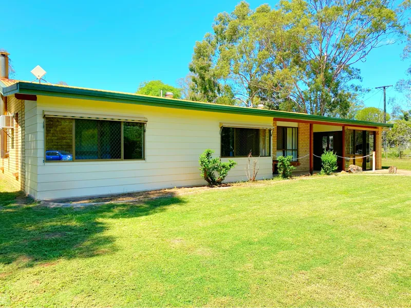 Family home on acreage with town water! Experience a tree change lifestyle in a country area, ideal for raising a family 