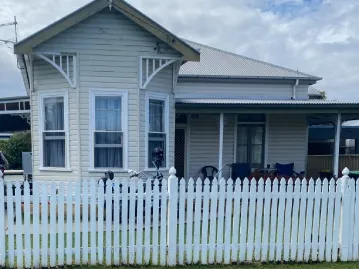 Extremely Neat & Tidy 3 Bedroom Home