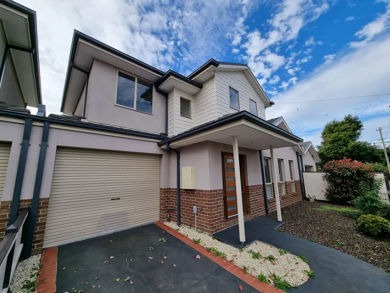 BEAUTIFULLY PRESENTED HOME - LOCATED ONLY A SHORT DISTANCE TO CLAYTON CENTRAL & TRAIN STATION