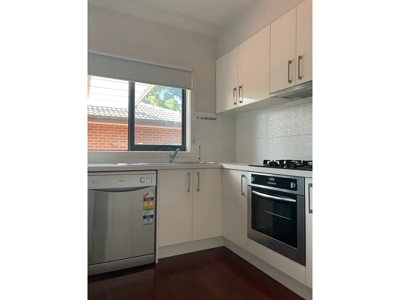 Near New Stunning Townhouse