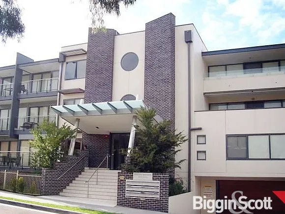 Centrally Located in Glen Waverley School Zone