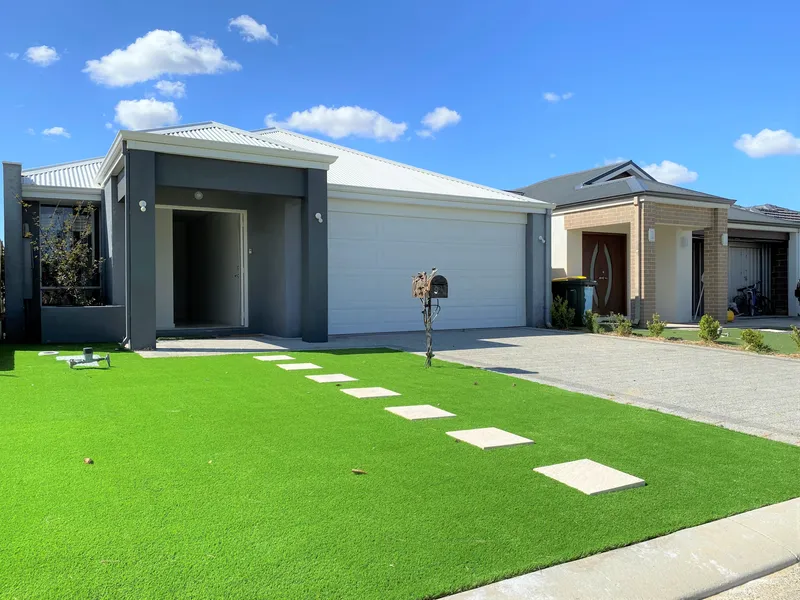 EASY CARE AND SITUATED IN A PERFECT LOCATION!