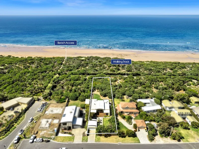 Private Retreat, Just Metres from the Beach