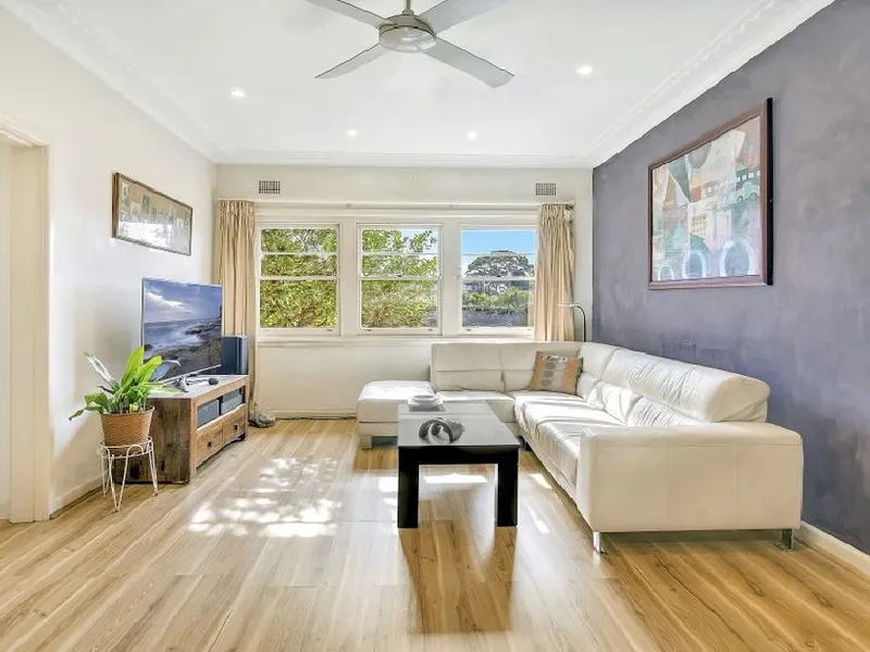 Bright Two Bedroom Apartment