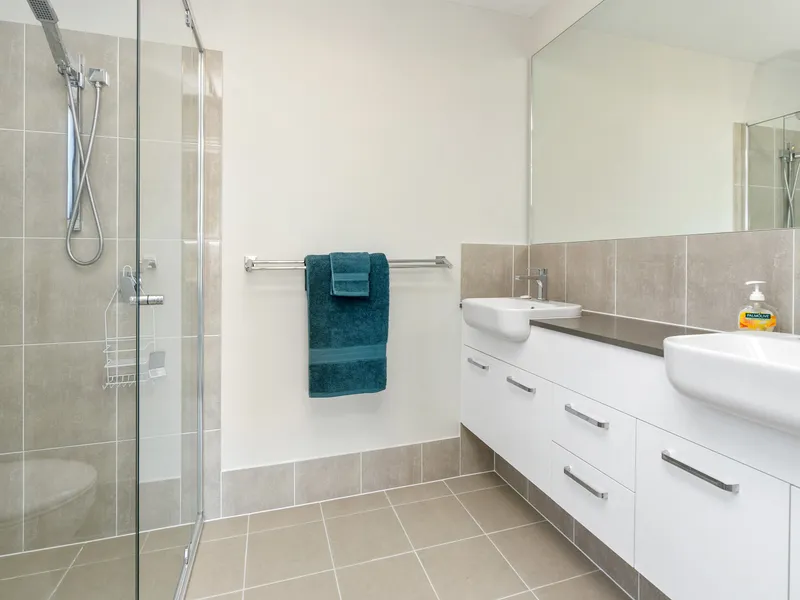 Modern 4 bedroom Townhouse