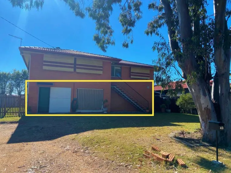 LOW MAINTENANCE, DUAL LIVING HOME!