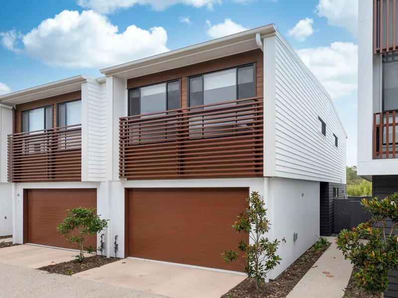 Brand New Four Bedroom Townhouse In Serenity Green, Helensvale!