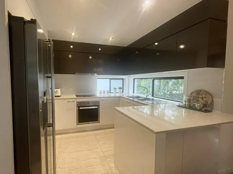 Modern Elegance in Carina