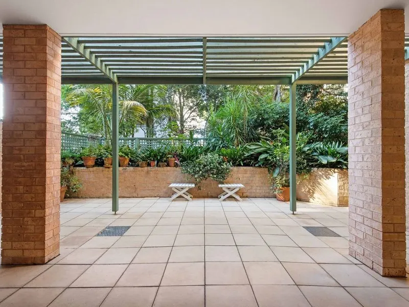 Spacious and Private Two Bedroom Garden Apartment