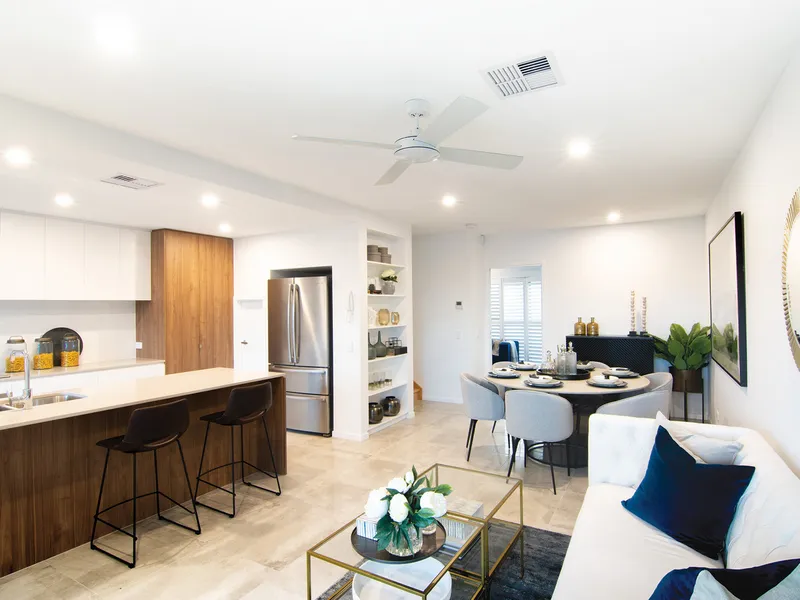 LARGE & SPACIOUS, NEAR NEW 3 BEDROOM HOME!