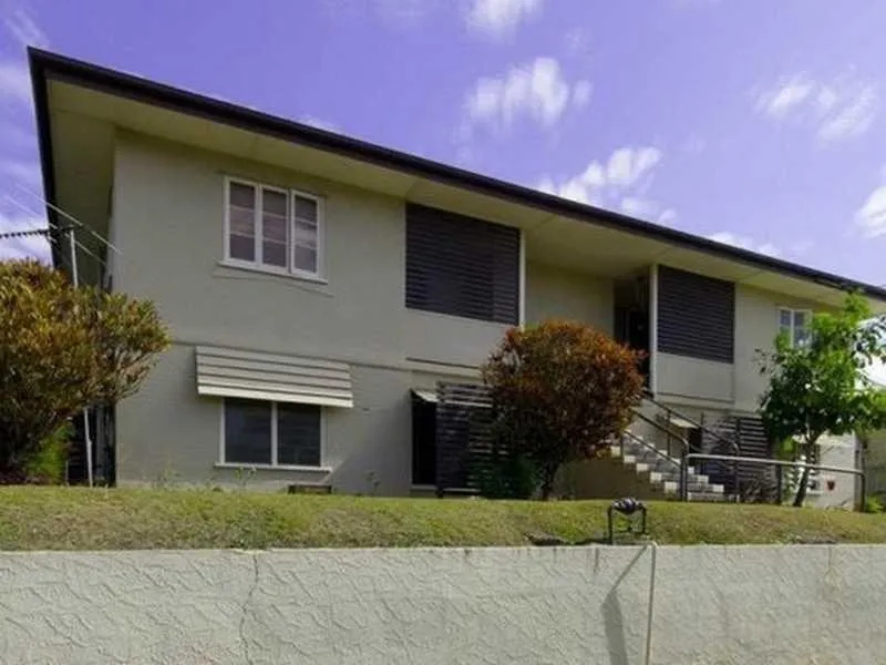 4/3 Stewart Avenue, Wooloowin