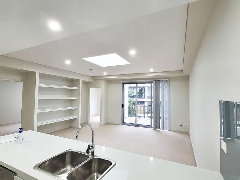 2-Bed Stylish Designer Apartment with 2 Parking
