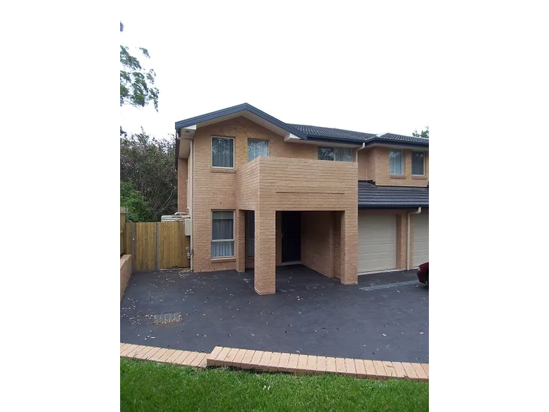 STUNNING FOUR BEDROOM DUPLEX | GREAT LOCATION!