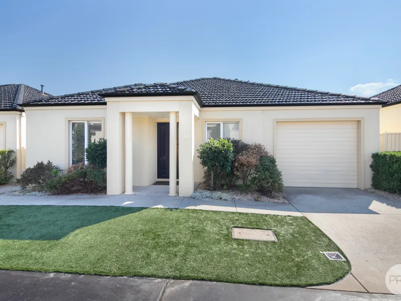 LOVELY LOW MAINTENANCE LIVING IN QUIET ESTATE.