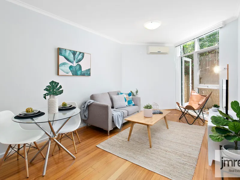 Ground Floor Apartment Filled with Nth Facing Courtyard