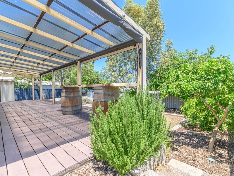 Alex Dabag presents.. Large family home!