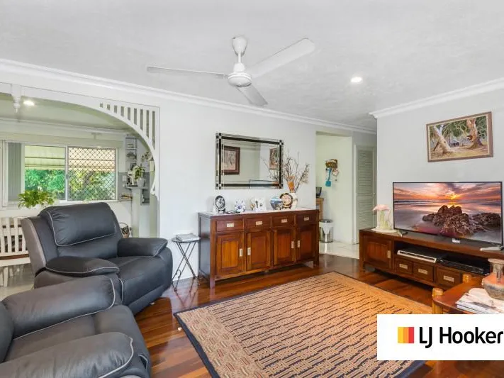 Zoned Cannon Park Commercial, With Eight Storey Potential !! Don't Miss This One!