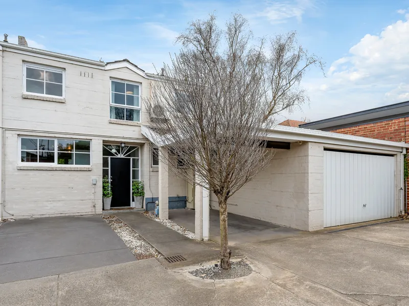 Two-Story Townhouse with Prime North-Westerly Orientation in the Heart of Kew