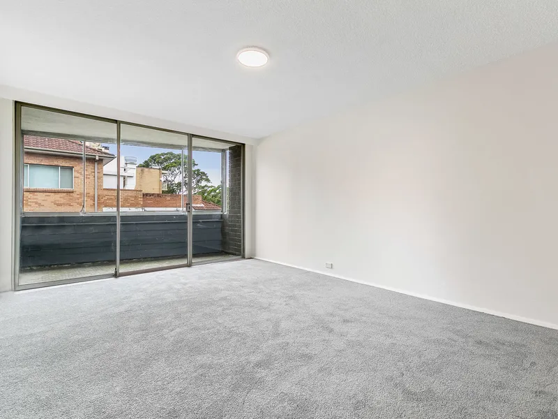FRESH PAINT & NEW CARPET - **OPEN FOR INSPECTION WED 14TH APR AT 1:20 - 1:35PM** CONTACT NADIA ON 0434 291 021