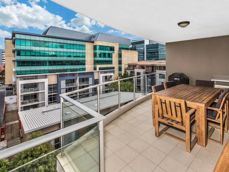Stunning 2 bedroom, 2 bathroom apartment