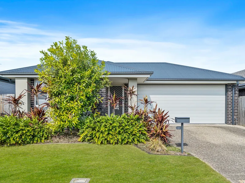 NEAR NEW FAMILY HOME CONSTRUCTED IN 2019 - LOCATED IN POPULAR FAMILY FRIENDLY LOCATION!