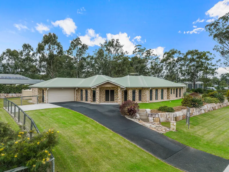 Prestige Acreage living