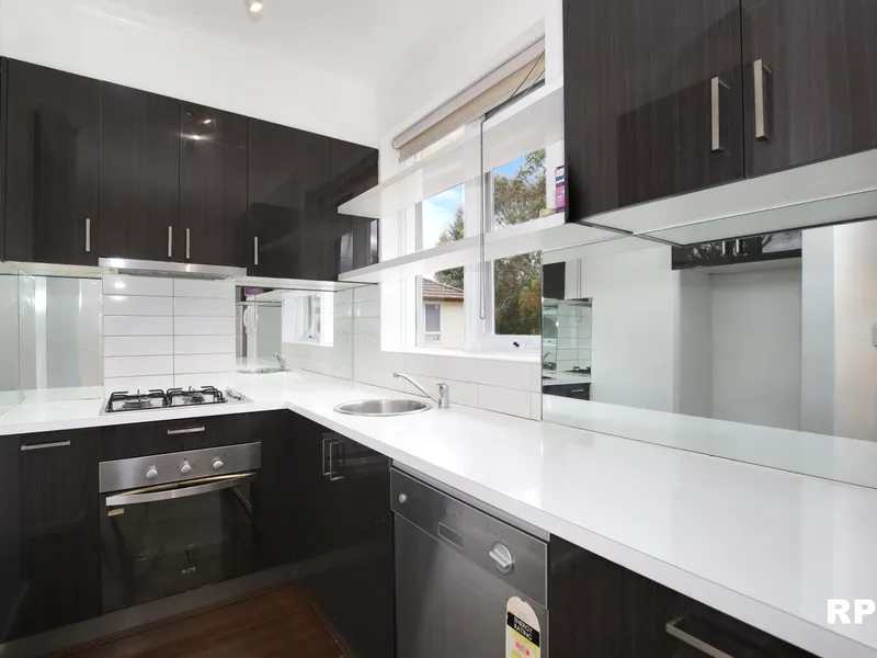 LOCATION, LOCATION - GLEN IRIS - 1 BEDROOM, 1 BATH, 1 CAR DON'T MISS OUT TO SECURE YOUR HOME IN GLEN IRIS