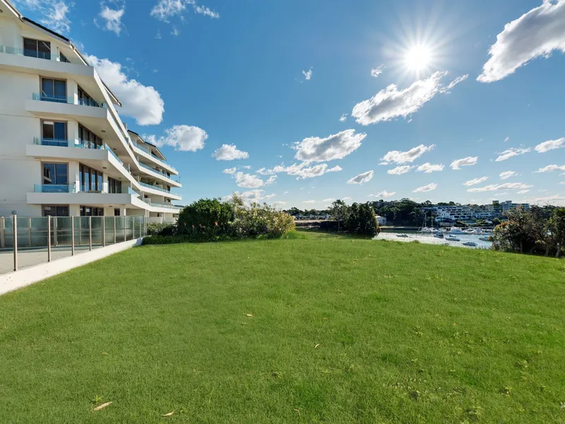 Modern 2 Bedroom Apartment in Riviera Complex