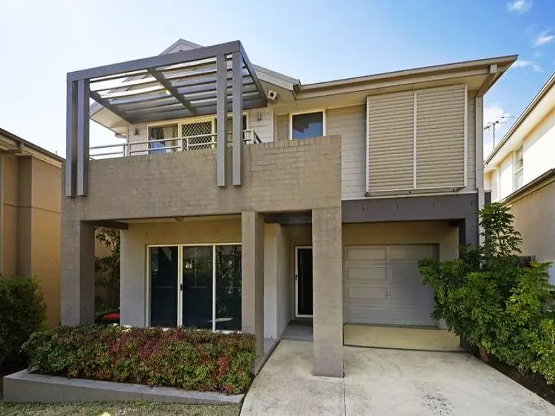 Modern and Spacious 5 Bedroom Home!!!