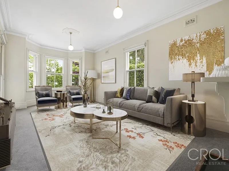 Substantial Family Home - Room For Everyone