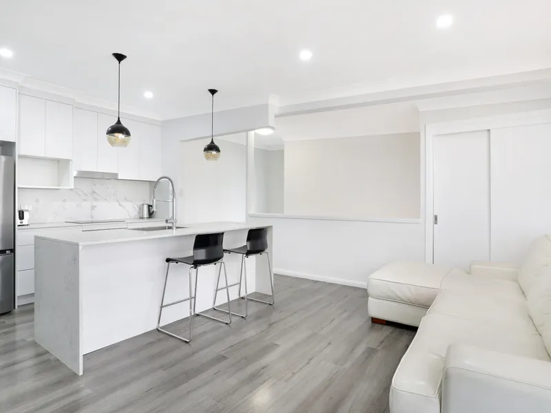 25a Steel Street, Fairy Meadow - Modern 2 Bedroom Unit with Secure Living