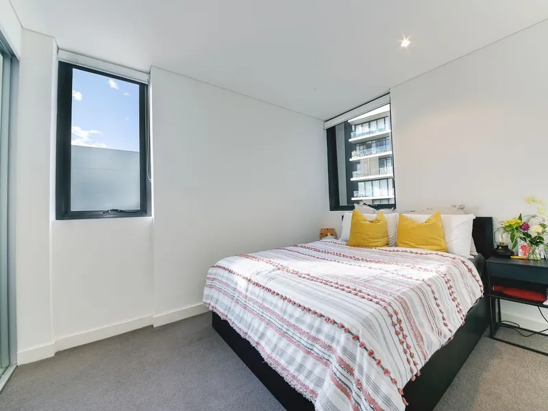 leased ！Affordable water front one bedroom available close to everything available now ! Apply online  to secure your home .