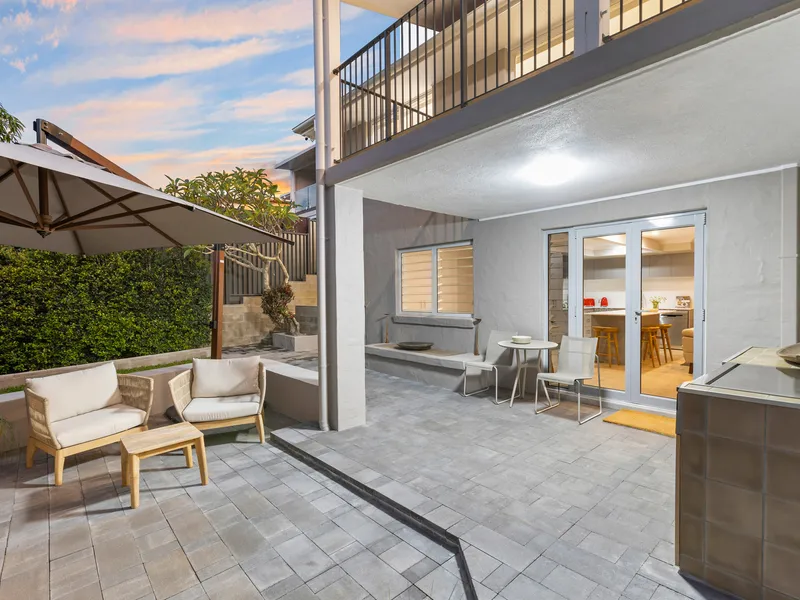 Newly renovated, sunny, partially furnished, two bedroom apartment. Inclusvie of all untilities!