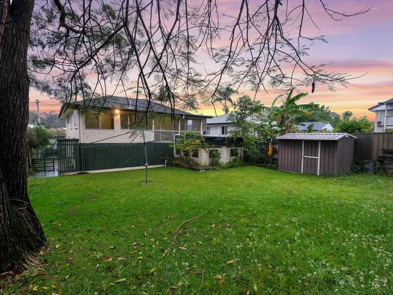 Spacious 3 Bedrooms - Including Electricity & Water