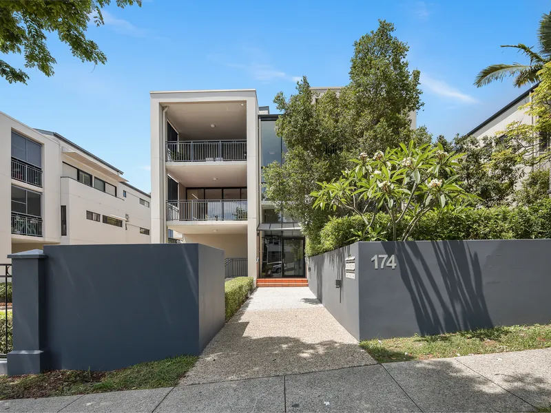 Sought-after area of Paddington $490 per week (including water)