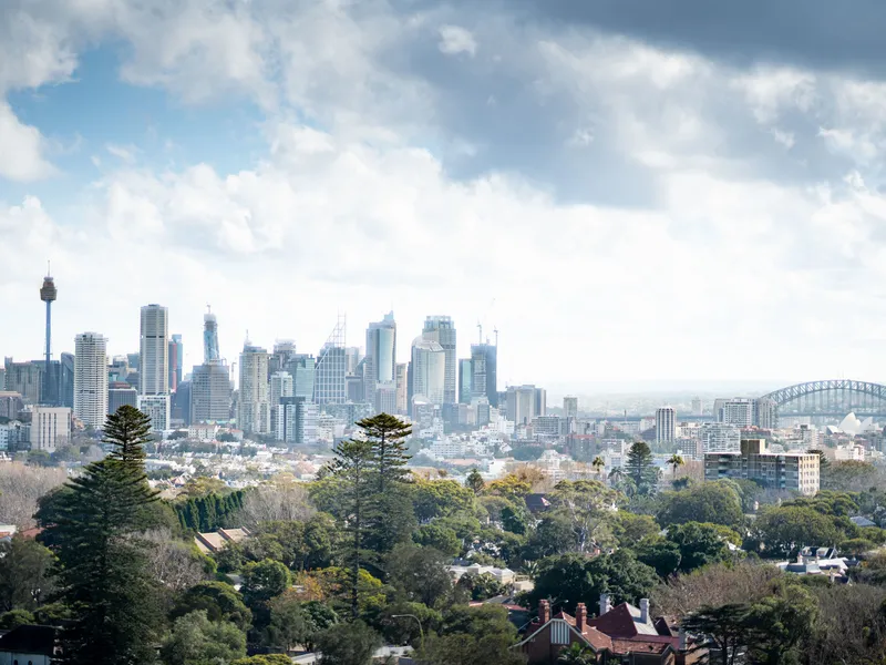 NEAR NEW 3 BEDROOM APARTMENT HIGH LEVEL GREAT CITY VIEW
