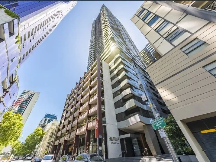 LUXURY IN THE CENTRE OF MELBOURNE - UNFURNISHED
